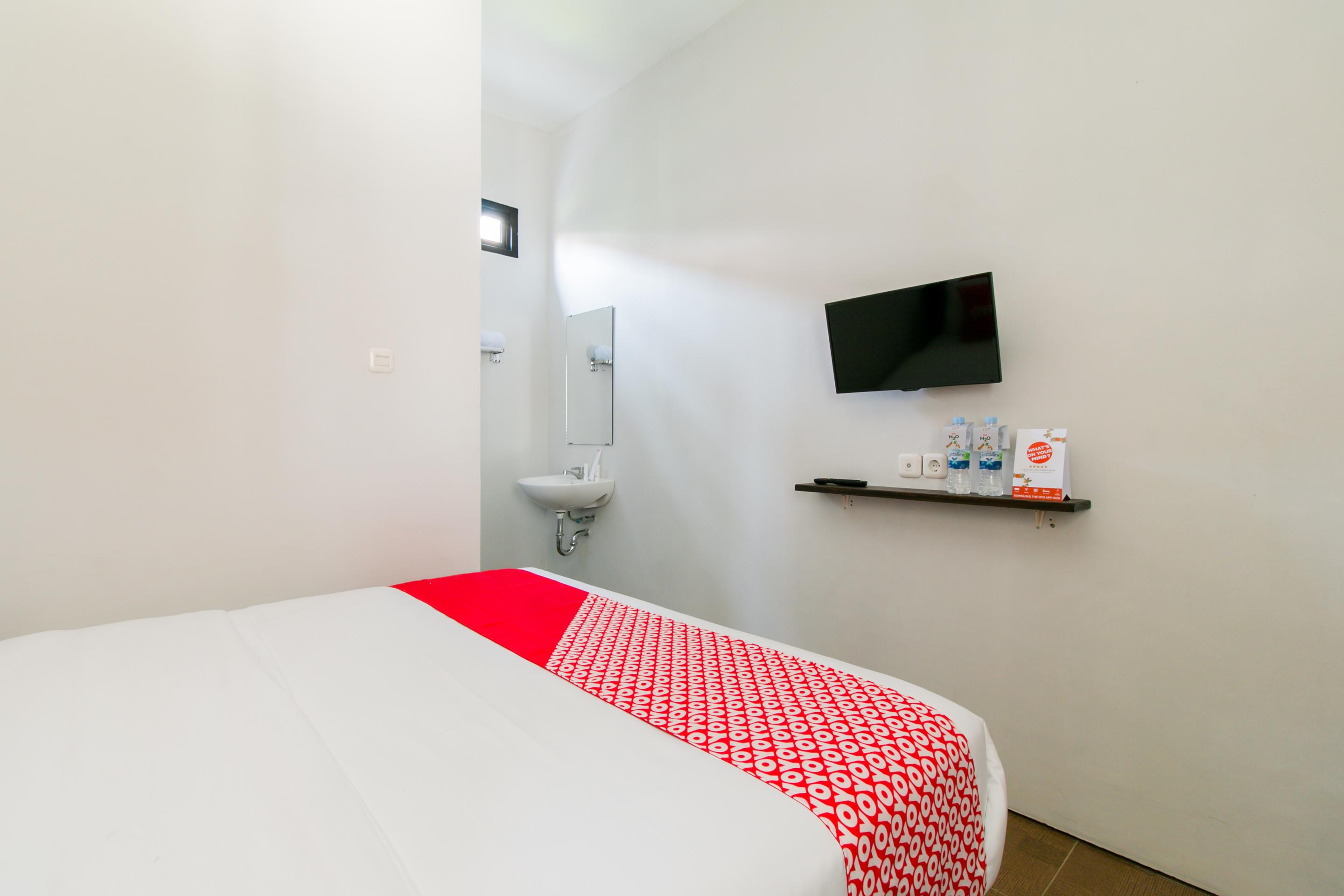 Capital O 1898 Louise Place Cianjur Exterior photo