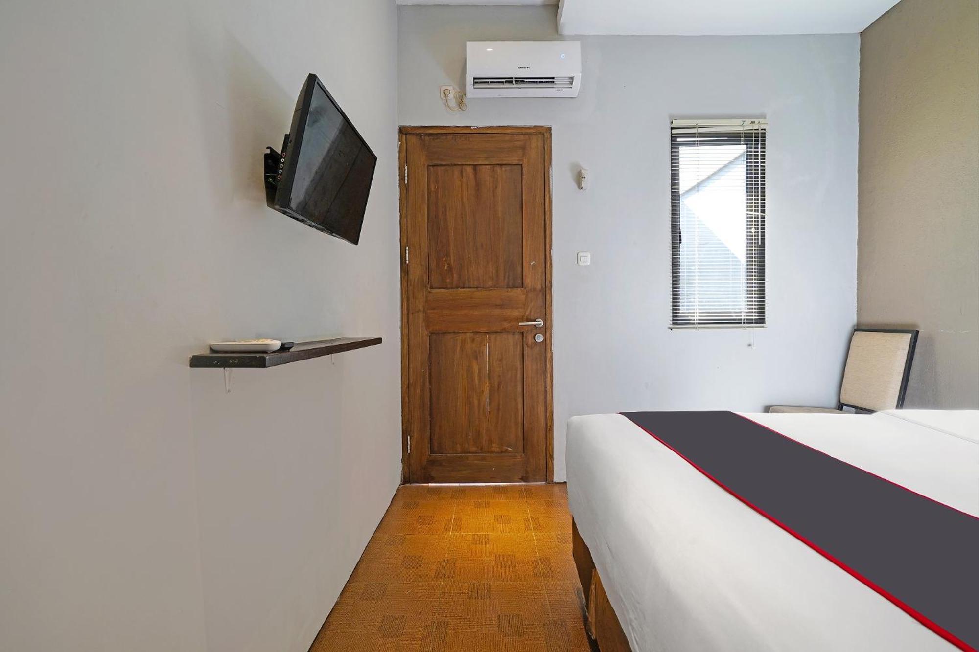 Capital O 1898 Louise Place Cianjur Exterior photo